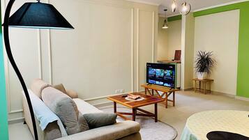 Apartment, 1 Bedroom, Balcony, City View | Living room