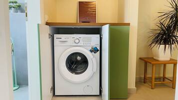 Apartment, 1 Bedroom, Balcony, City View | Interior