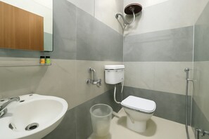 Superior Room | Bathroom - Hotel Wagheshwari (Ujjain)