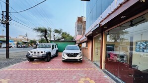 Bãi đậu xe tự phục vụ miễn phí 