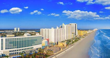 Surfside Siesta on the Strip