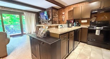 Cabin Fevers 1 @BigPowderhorn~ Sauna, Pet Friendly, Close to Trails & Fire Pit