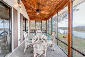 Terrace/patio - Lake Side Retreat (Inverness)