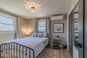4 habitaciones, escritorio, tabla de planchar con plancha y wifi 