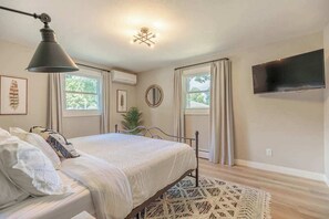 4 soverom, strykejern/-brett, wi-fi og sengetøy