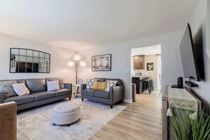 TV, offices - Steps to Lambeau, Stylish 4BR Home (Green Bay)