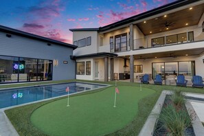 Exterior - Lux Lakefront Villa  Pool w/fence, Hot Tub & Dock (Horseshoe Bay)