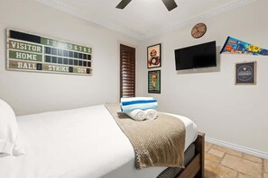 5 dormitoris, planxa i posts de planxar, un bressol de viatge i wifi 