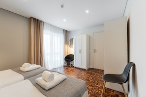 1 bedroom, iron/ironing board, internet, bed sheets
