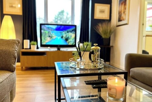 Ground floor Flat with Free Parking & WiFi