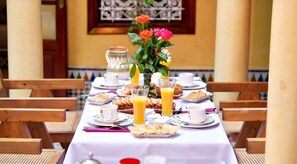 Dining - RIAD ZINA ROSE 89 Welcome to Marrakech (MARRAKECH)