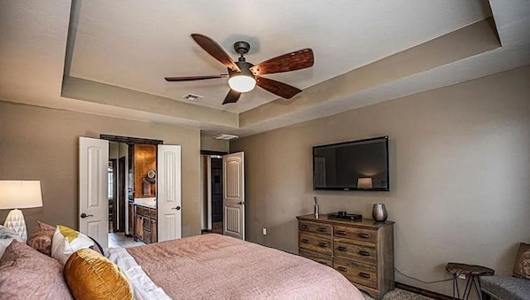 3 bedrooms, iron/ironing board, free WiFi, bed sheets