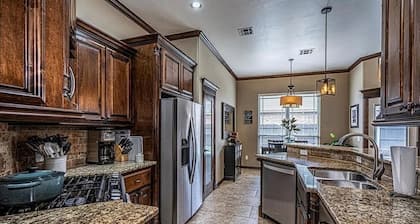 Charming 3-bedroom house near Norman!