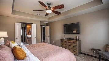 3 slaapkamers, een strijkplank/strijkijzer, gratis wifi, beddengoed