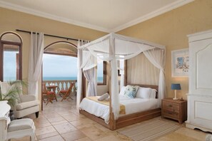 5 bedrooms, iron/ironing board, WiFi, bed sheets