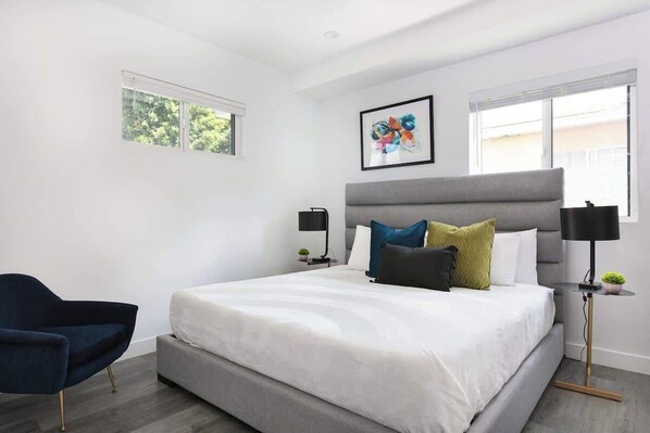 3 bedrooms, iron/ironing board, WiFi, bed sheets