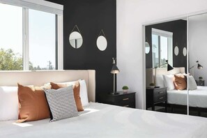 3 室のベッドルーム、アイロン / アイロン台、WiFi、ベッドシーツ