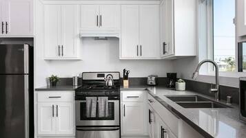 Fridge, microwave, oven, stovetop