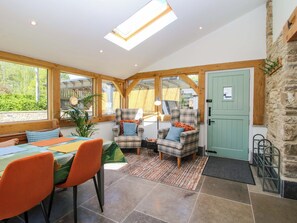 Interior - 10 Bridge Street (Craven Arms)