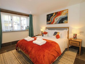 4 bedrooms, individually decorated, individually furnished, free WiFi