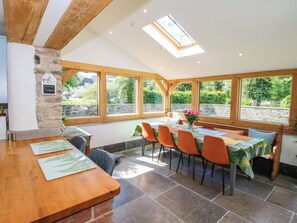 Dining - 10 Bridge Street (Craven Arms)