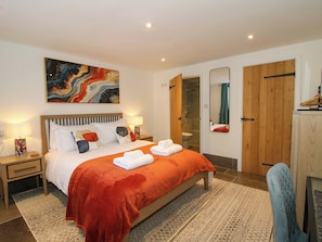 4 bedrooms, individually decorated, individually furnished, free WiFi