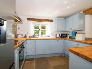 Dishwasher, cookware/dishes/utensils