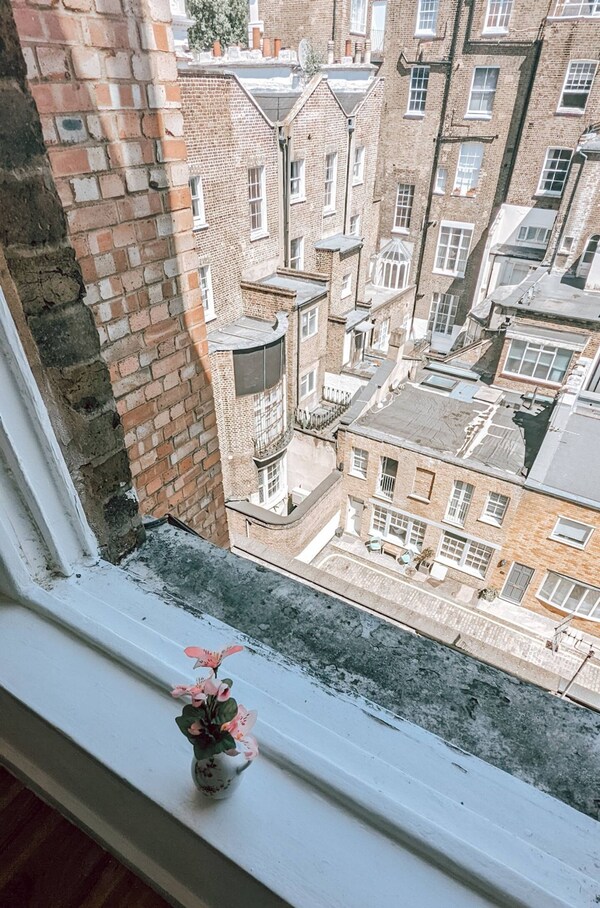 The Gloucester Studio In Paddington - London Paddington Station