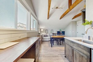 Interior - Rooftop studio with gas fireplace, WiFi, central AC - near restaurants/wineries (McMinnville)