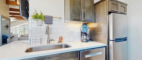 Fridge, microwave, dishwasher, coffee/tea maker