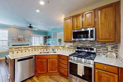 The Villages of Five Points condo w/community pools, tennis courts, shops