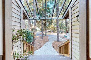 Interior - Sea Pines Home with firepit, deck and close to Lawton Stables (Hilton Head)