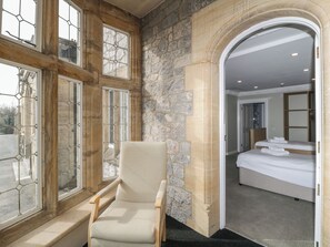 1 bedroom, individually decorated, individually furnished, free WiFi - Harcombe House Rooms Accessible Ground Floor Twin (Newton Abbot)