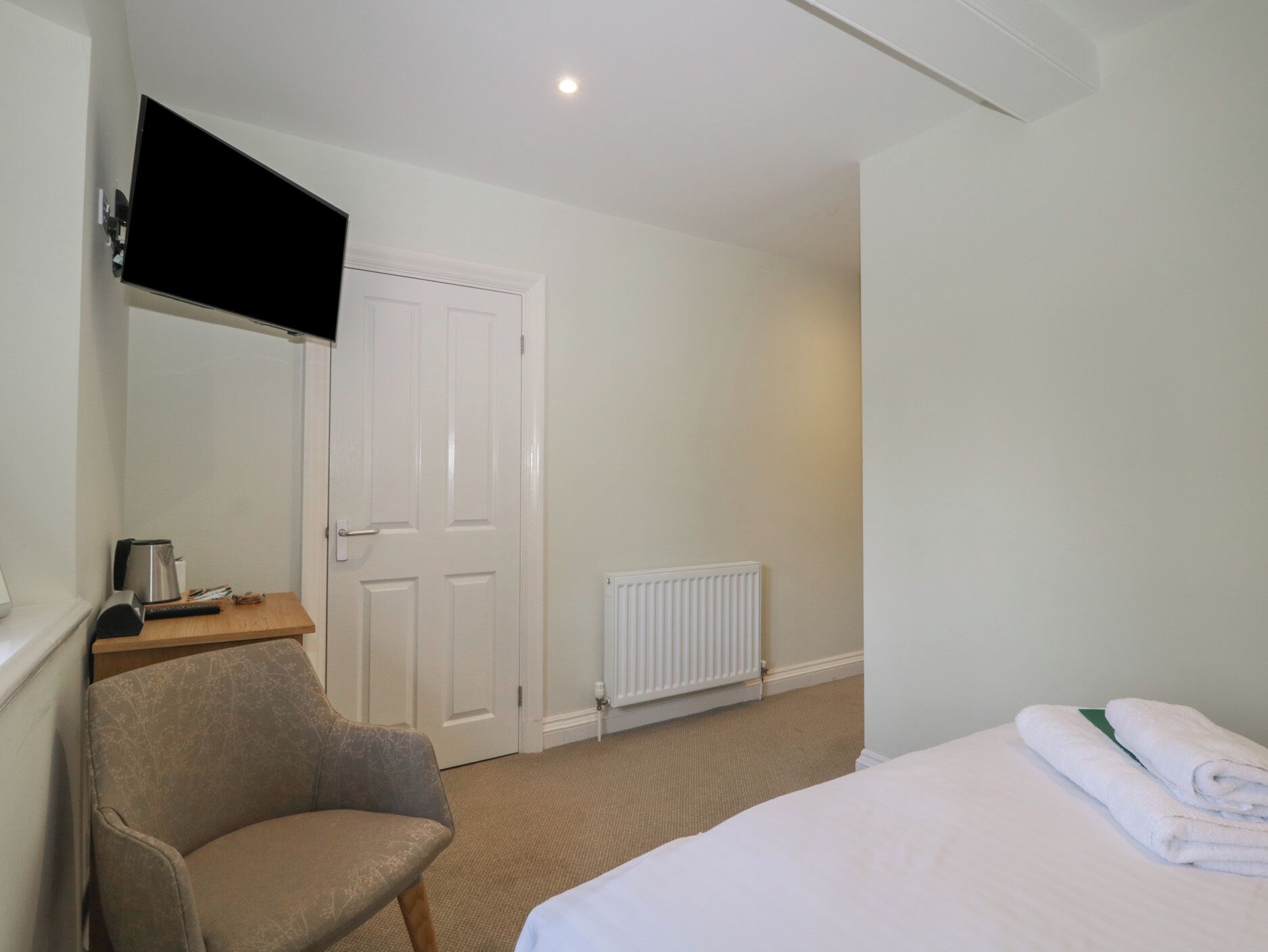 1 bedroom, individually decorated, individually furnished, free WiFi