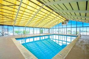 Inomhuspool och uppvärmd pool