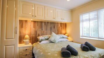 3 bedrooms, individually decorated, individually furnished, free WiFi