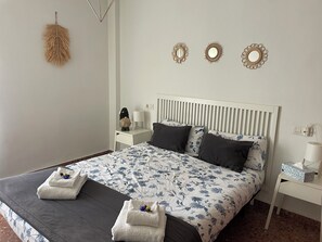 2 slaapkamers, een strijkplank/strijkijzer, wifi, beddengoed