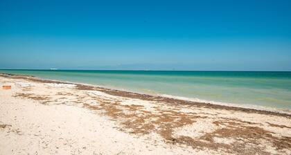 Twin villas for large groups, 1 block from beach