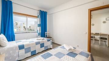 2 habitaciones, wifi gratis y ropa de cama