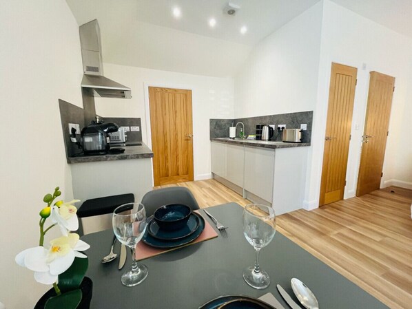 Fridge, microwave, oven, dishwasher