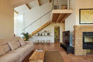 Smart-tv en een open haard