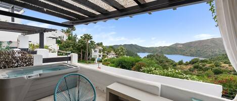 Baignoire à remous extérieure