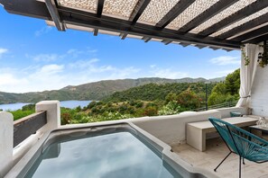 Terrace/patio - Holiday Home 'Istan' with Lake View, Wi-Fi and Air Conditioning (istan)