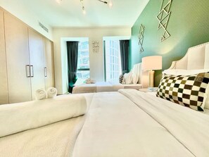 3 habitaciones, tabla de planchar con plancha, wifi y ropa de cama 