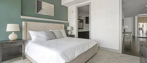 1 bedroom, desk, iron/ironing board, Internet