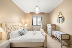 3 bedrooms, desk, iron/ironing board, WiFi