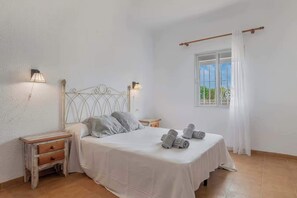 2 slaapkamers, een strijkplank/strijkijzer, wifi, beddengoed