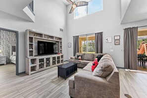 Télévision, livres, vidéothèque