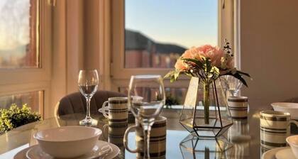 Chic & Cozy 2-Bed Flat in Glasgow - Free Parking