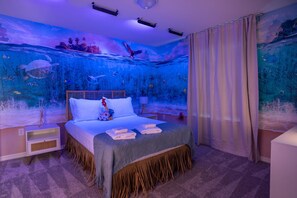 10 bedrooms, WiFi, bed sheets